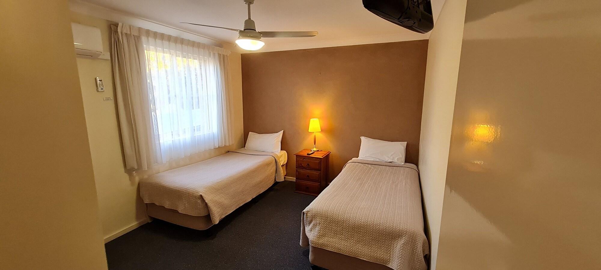 Golf Links Motel Тамуорт Экстерьер фото